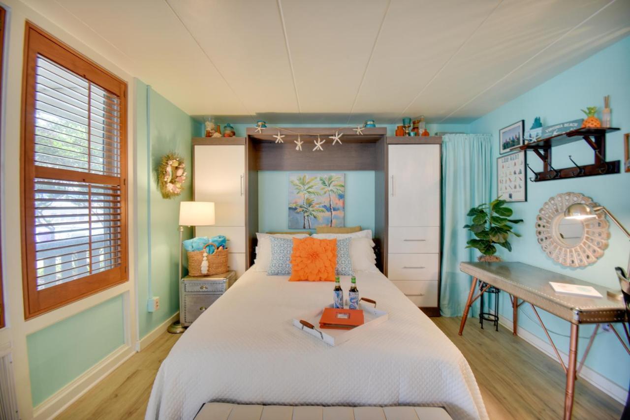 Chic Virginia Beach Retreat - Pool, Steps To Beach Екстериор снимка