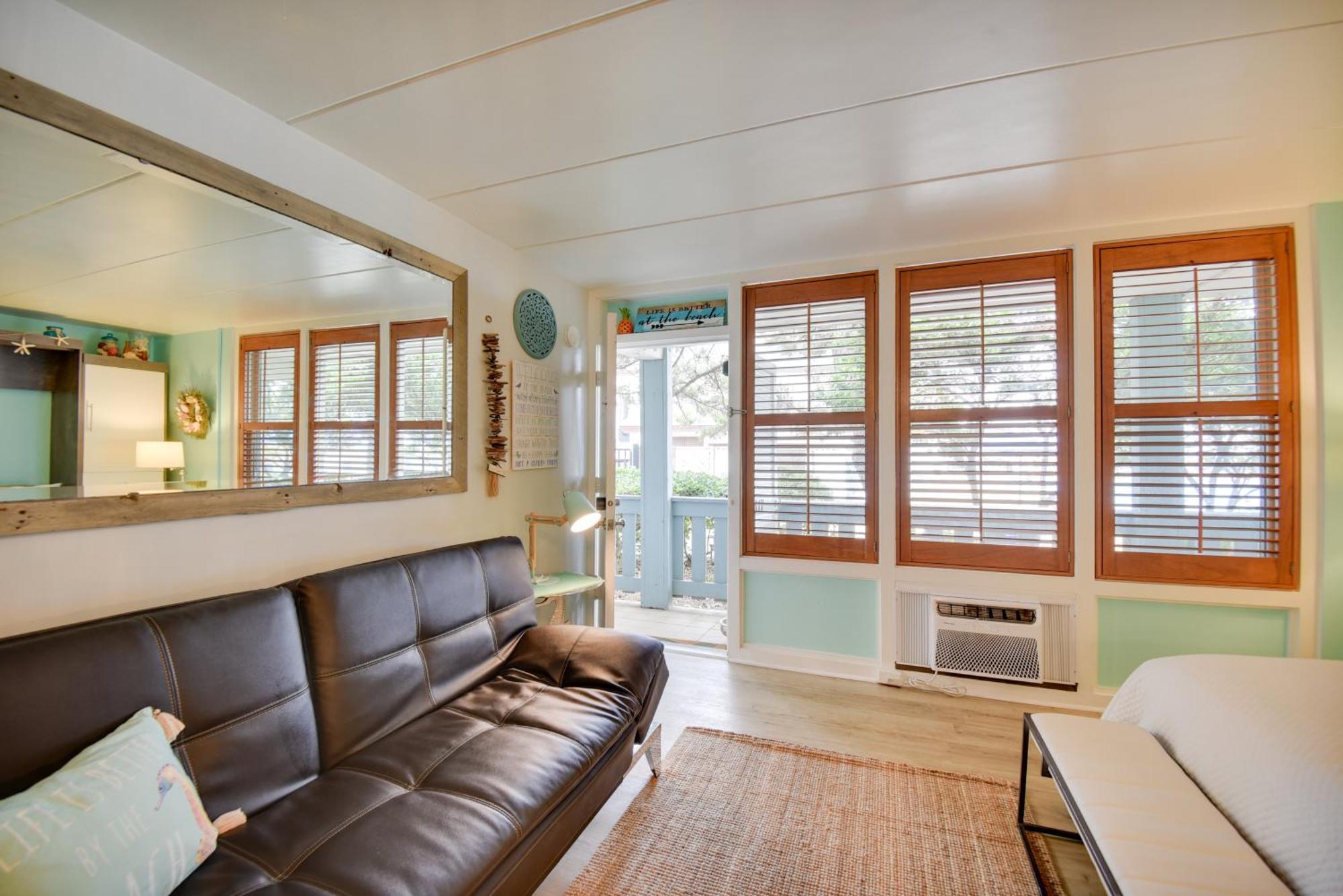 Chic Virginia Beach Retreat - Pool, Steps To Beach Екстериор снимка