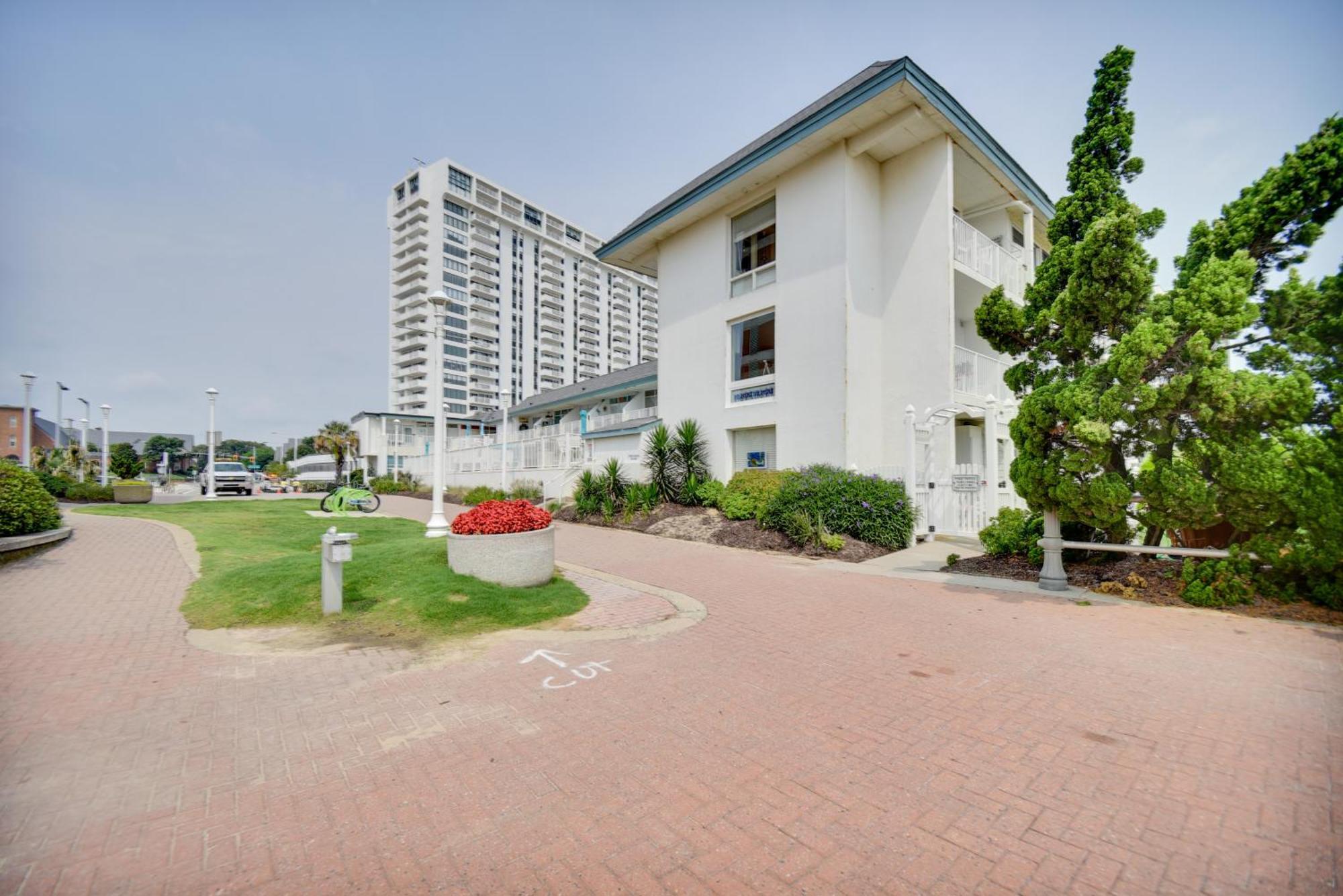 Chic Virginia Beach Retreat - Pool, Steps To Beach Екстериор снимка
