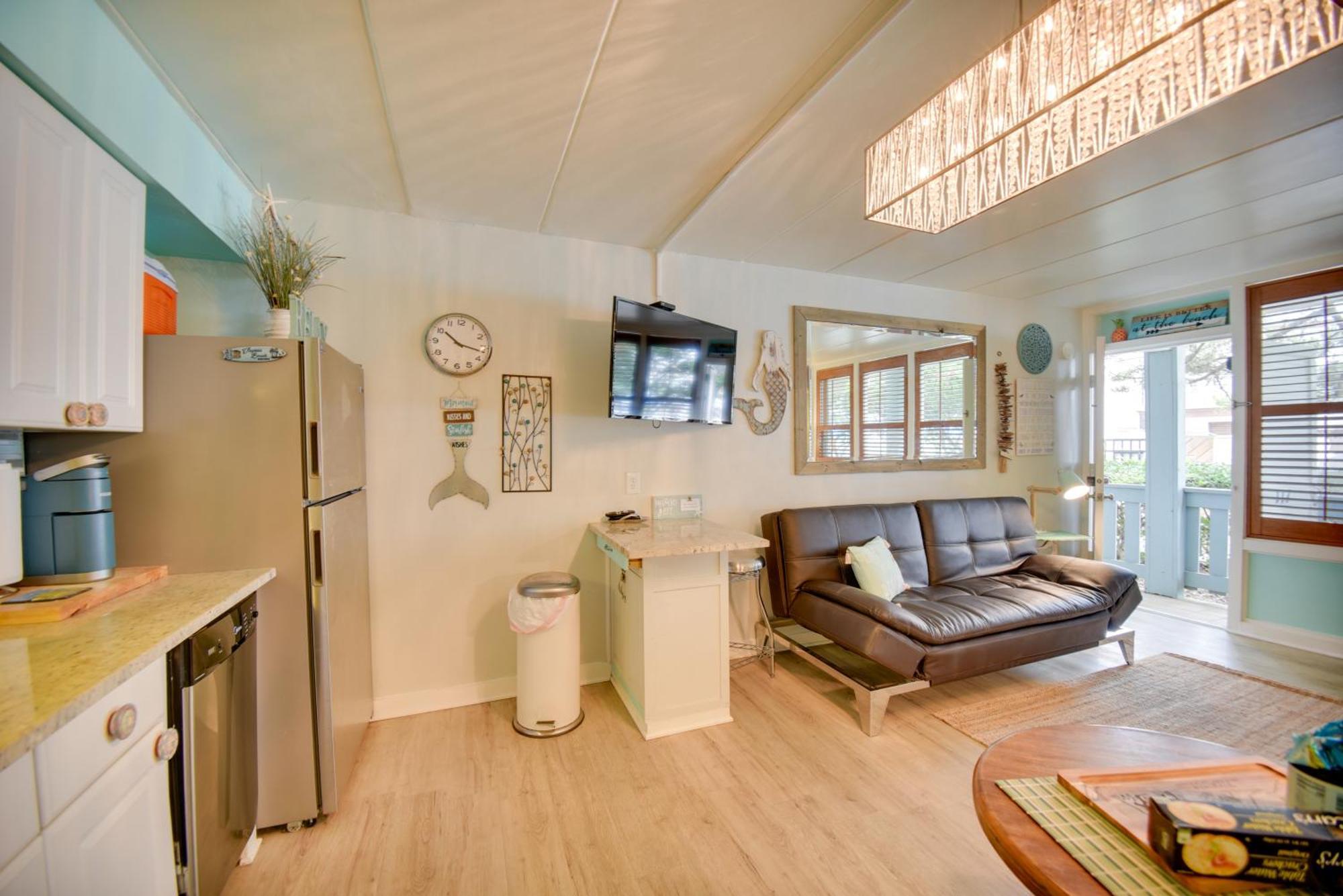 Chic Virginia Beach Retreat - Pool, Steps To Beach Екстериор снимка