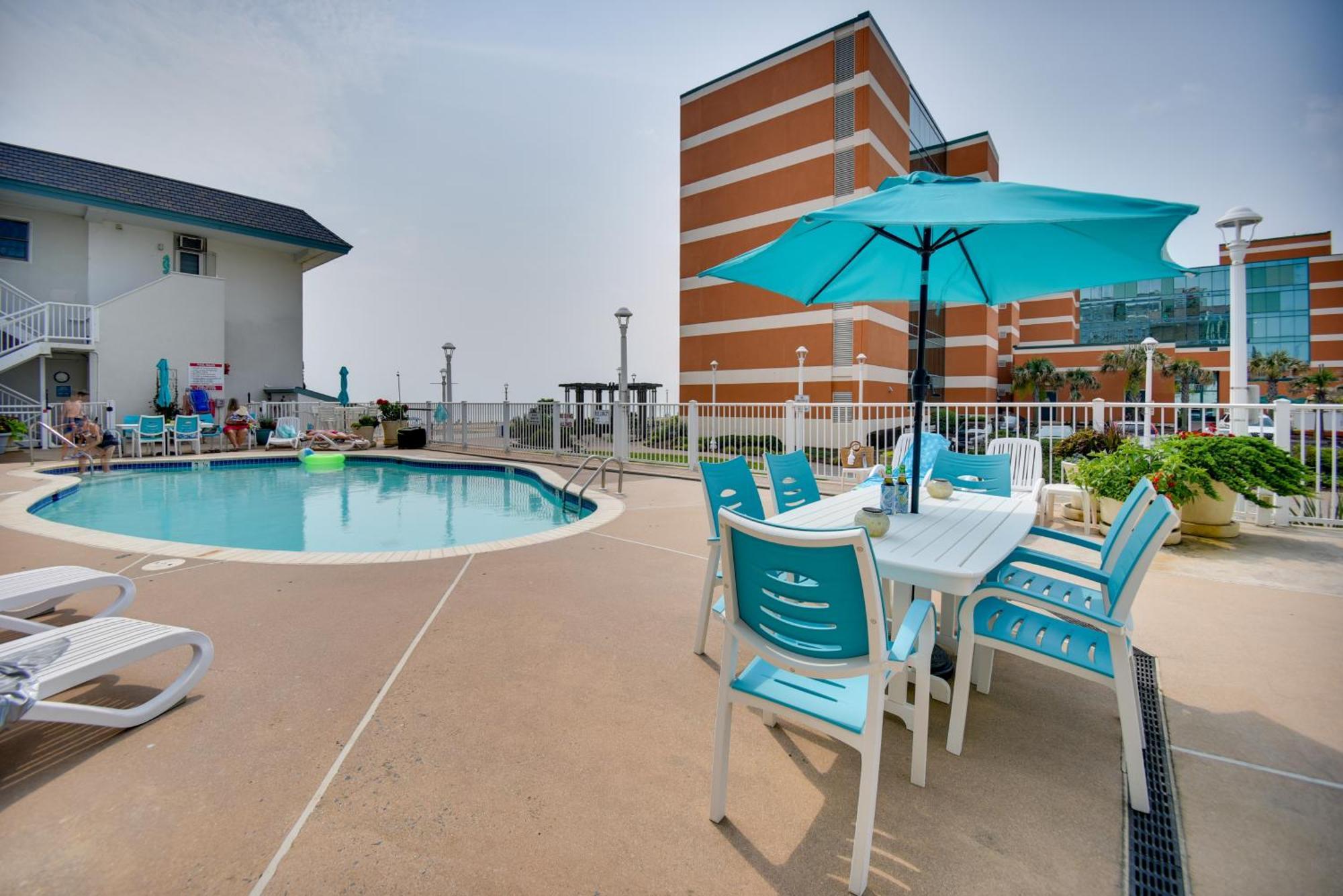 Chic Virginia Beach Retreat - Pool, Steps To Beach Екстериор снимка